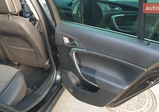 Черный Опель Инсигния, объемом двигателя 1.96 л и пробегом 315 тыс. км за 9000 $, фото 11 на Automoto.ua