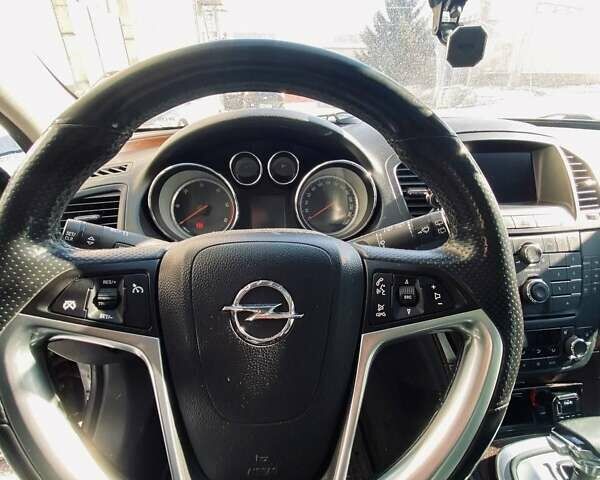 Черный Опель Инсигния, объемом двигателя 2 л и пробегом 350 тыс. км за 7999 $, фото 4 на Automoto.ua