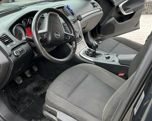 Черный Опель Инсигния, объемом двигателя 1.96 л и пробегом 230 тыс. км за 8500 $, фото 12 на Automoto.ua