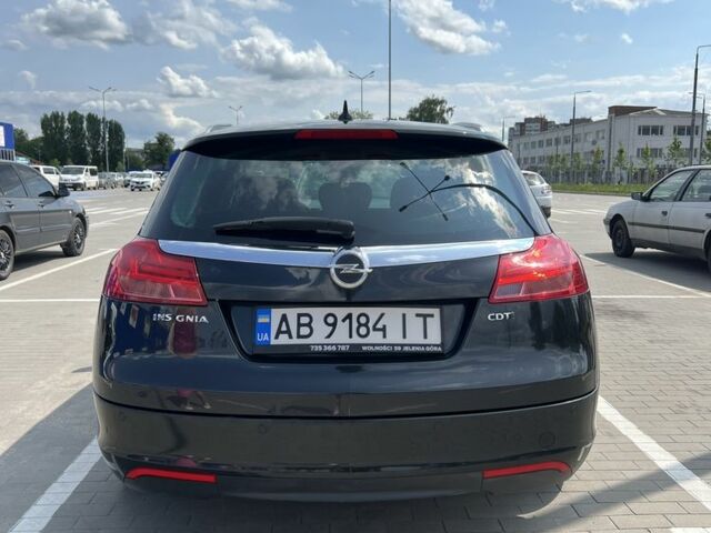 Чорний Опель Інсігнія, об'ємом двигуна 2 л та пробігом 345 тис. км за 8500 $, фото 5 на Automoto.ua