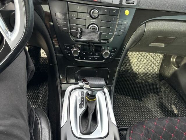 Черный Опель Инсигния, объемом двигателя 2 л и пробегом 271 тыс. км за 9800 $, фото 8 на Automoto.ua