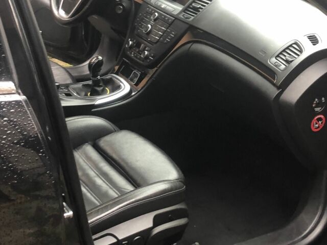 Черный Опель Инсигния, объемом двигателя 2 л и пробегом 360 тыс. км за 6300 $, фото 3 на Automoto.ua