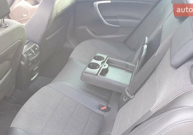 Черный Опель Инсигния, объемом двигателя 1.96 л и пробегом 315 тыс. км за 9000 $, фото 9 на Automoto.ua