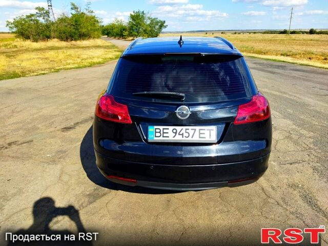 Черный Опель Инсигния, объемом двигателя 2 л и пробегом 300 тыс. км за 7200 $, фото 3 на Automoto.ua