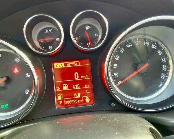 Чорний Опель Інсігнія, об'ємом двигуна 1.96 л та пробігом 310 тис. км за 8700 $, фото 2 на Automoto.ua