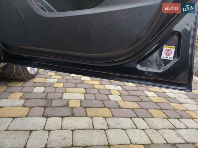 Черный Опель Инсигния, объемом двигателя 2 л и пробегом 199 тыс. км за 9700 $, фото 2 на Automoto.ua