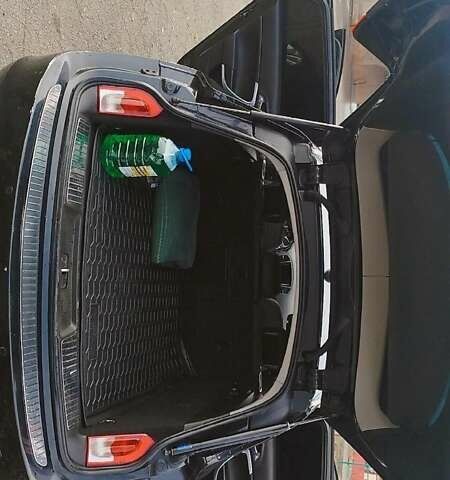 Черный Опель Инсигния, объемом двигателя 1.96 л и пробегом 298 тыс. км за 10000 $, фото 4 на Automoto.ua