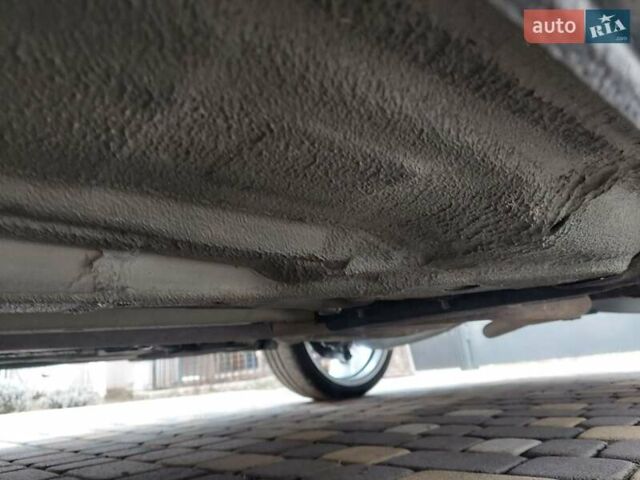 Черный Опель Инсигния, объемом двигателя 2 л и пробегом 199 тыс. км за 9700 $, фото 5 на Automoto.ua