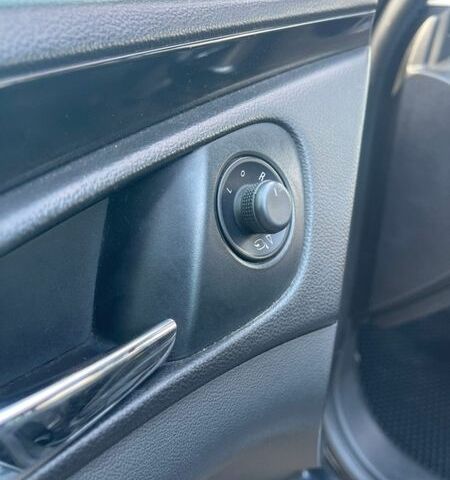 Чорний Опель Інсігнія, об'ємом двигуна 1.96 л та пробігом 250 тис. км за 6850 $, фото 19 на Automoto.ua