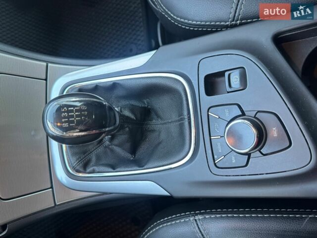 Черный Опель Инсигния, объемом двигателя 1.96 л и пробегом 327 тыс. км за 5500 $, фото 24 на Automoto.ua