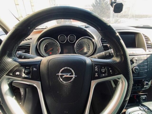 Черный Опель Инсигния, объемом двигателя 2 л и пробегом 350 тыс. км за 7999 $, фото 5 на Automoto.ua