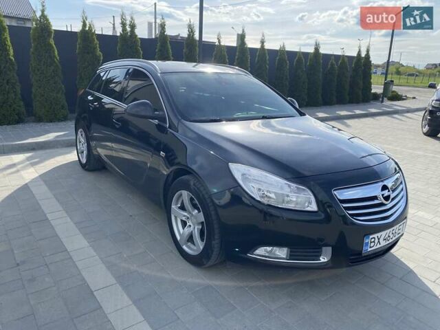 Чорний Опель Інсігнія, об'ємом двигуна 2 л та пробігом 280 тис. км за 8500 $, фото 1 на Automoto.ua