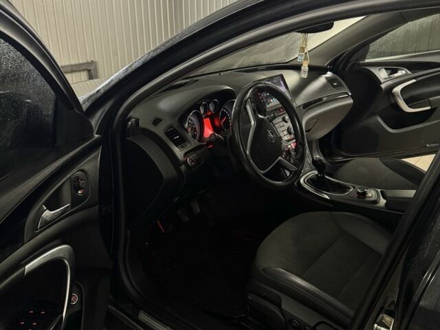 Черный Опель Инсигния, объемом двигателя 2 л и пробегом 280 тыс. км за 5700 $, фото 4 на Automoto.ua