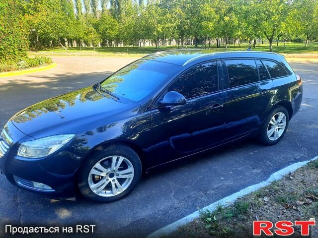 Чорний Опель Інсігнія, об'ємом двигуна 2 л та пробігом 300 тис. км за 7900 $, фото 3 на Automoto.ua