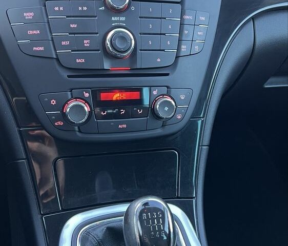 Чорний Опель Інсігнія, об'ємом двигуна 2 л та пробігом 273 тис. км за 3775 $, фото 5 на Automoto.ua