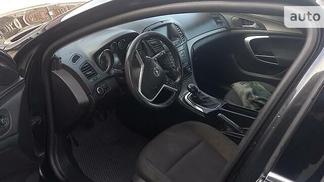 Черный Опель Инсигния, объемом двигателя 2 л и пробегом 400 тыс. км за 7500 $, фото 8 на Automoto.ua