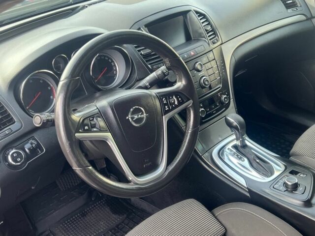 Черный Опель Инсигния, объемом двигателя 2 л и пробегом 264 тыс. км за 6499 $, фото 2 на Automoto.ua