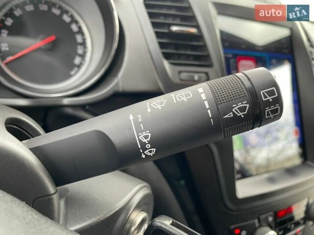 Чорний Опель Інсігнія, об'ємом двигуна 1.96 л та пробігом 251 тис. км за 7800 $, фото 44 на Automoto.ua