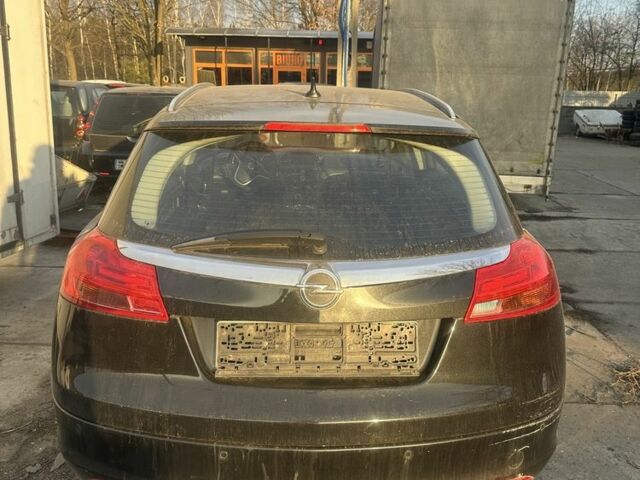 Чорний Опель Інсігнія, об'ємом двигуна 2 л та пробігом 211 тис. км за 1000 $, фото 4 на Automoto.ua