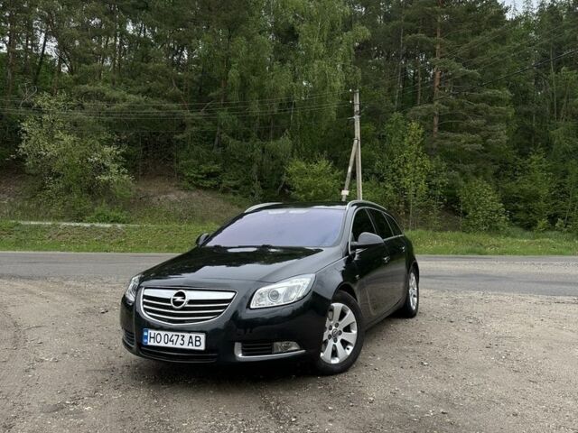 Чорний Опель Інсігнія, об'ємом двигуна 2 л та пробігом 362 тис. км за 8900 $, фото 1 на Automoto.ua