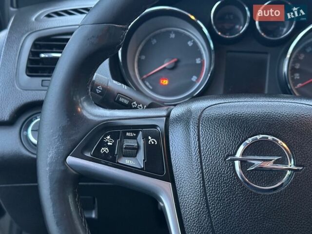 Черный Опель Инсигния, объемом двигателя 2 л и пробегом 270 тыс. км за 8100 $, фото 25 на Automoto.ua