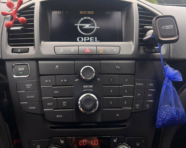 Черный Опель Инсигния, объемом двигателя 1.96 л и пробегом 300 тыс. км за 10400 $, фото 34 на Automoto.ua