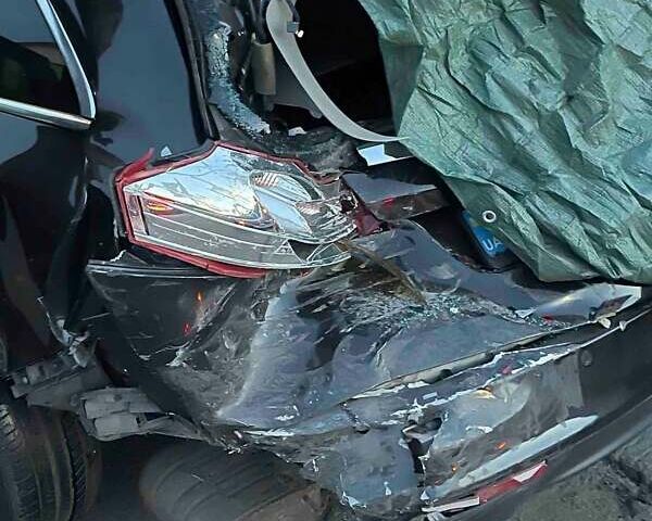 Черный Опель Инсигния, объемом двигателя 1.96 л и пробегом 226 тыс. км за 2900 $, фото 2 на Automoto.ua