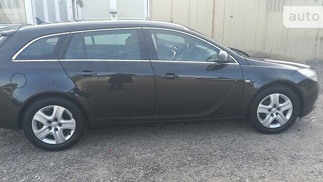 Черный Опель Инсигния, объемом двигателя 2 л и пробегом 400 тыс. км за 7500 $, фото 9 на Automoto.ua