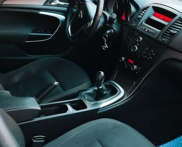 Черный Опель Инсигния, объемом двигателя 1.96 л и пробегом 293 тыс. км за 8100 $, фото 13 на Automoto.ua