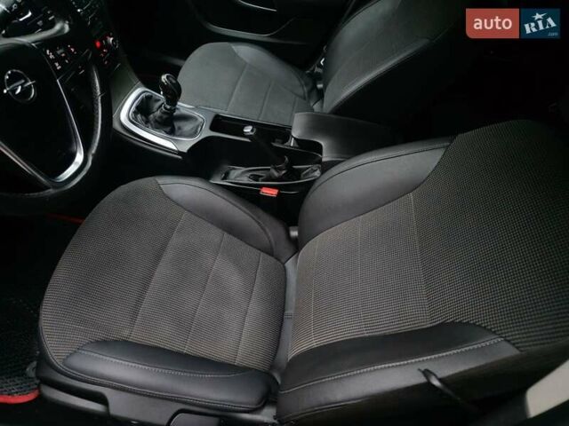 Чорний Опель Інсігнія, об'ємом двигуна 2 л та пробігом 292 тис. км за 5650 $, фото 10 на Automoto.ua