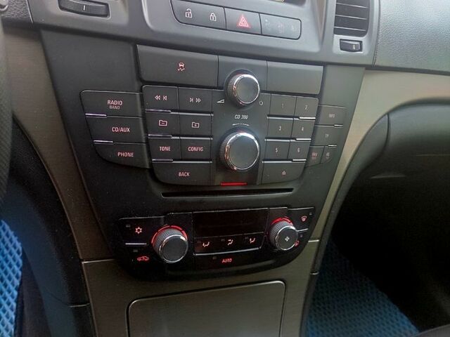 Черный Опель Инсигния, объемом двигателя 2 л и пробегом 297 тыс. км за 7300 $, фото 8 на Automoto.ua