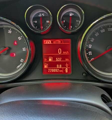 Опель Інсігнія 2012 у Львові на Automoto.ua Чорний Опель Інсігнія, об'ємом двигуна 1.96 л та пробігом 220 тис. км за 6000 $, фото 8 на Automoto.ua