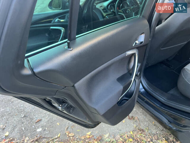 Чорний Опель Інсігнія, об'ємом двигуна 2 л та пробігом 261 тис. км за 8500 $, фото 30 на Automoto.ua
