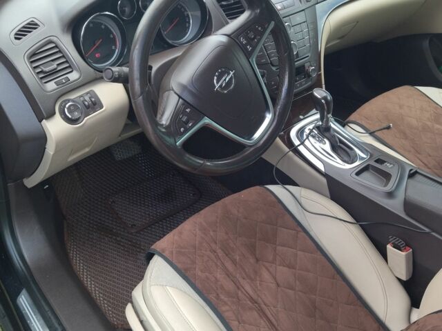 Опель Інсігнія 2012 у Шостке на Automoto.ua Чорний Опель Інсігнія, об'ємом двигуна 2 л та пробігом 313 тис. км за 8000 $, фото 4 на Automoto.ua