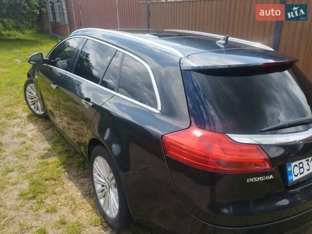 Чорний Опель Інсігнія, об'ємом двигуна 2 л та пробігом 264 тис. км за 8700 $, фото 3 на Automoto.ua