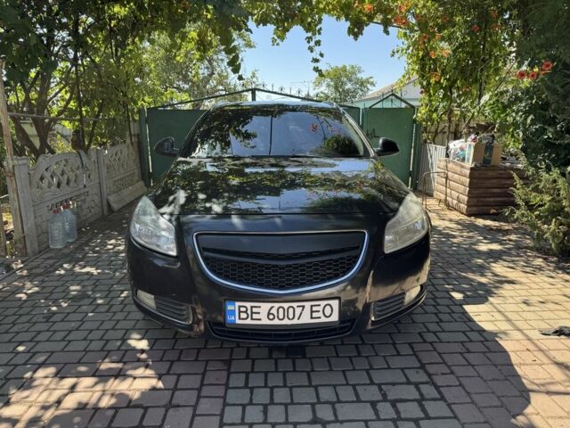 Черный Опель Инсигния, объемом двигателя 2 л и пробегом 320 тыс. км за 6299 $, фото 2 на Automoto.ua