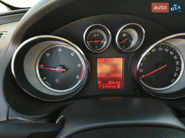 Чорний Опель Інсігнія, об'ємом двигуна 1.96 л та пробігом 210 тис. км за 8999 $, фото 17 на Automoto.ua