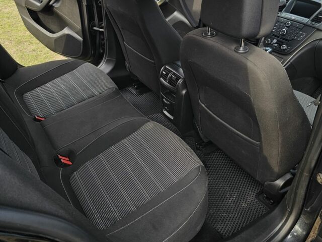 Черный Опель Инсигния, объемом двигателя 2 л и пробегом 280 тыс. км за 8800 $, фото 10 на Automoto.ua