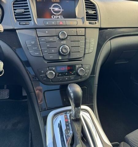 Чорний Опель Інсігнія, об'ємом двигуна 1.96 л та пробігом 260 тис. км за 8500 $, фото 11 на Automoto.ua