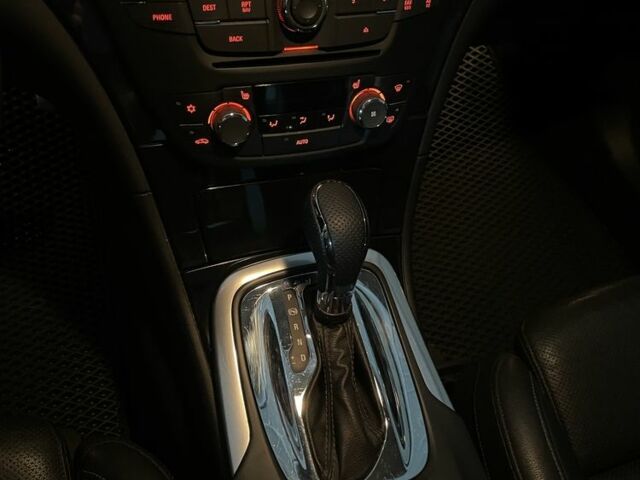 Черный Опель Инсигния, объемом двигателя 2 л и пробегом 244 тыс. км за 10300 $, фото 8 на Automoto.ua