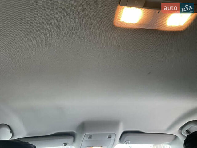 Чорний Опель Інсігнія, об'ємом двигуна 2 л та пробігом 220 тис. км за 7500 $, фото 9 на Automoto.ua