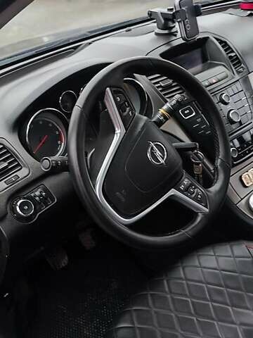 Черный Опель Инсигния, объемом двигателя 1.96 л и пробегом 245 тыс. км за 8599 $, фото 10 на Automoto.ua