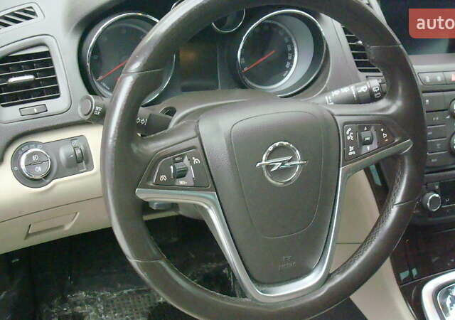 Чорний Опель Інсігнія, об'ємом двигуна 1.96 л та пробігом 247 тис. км за 9499 $, фото 11 на Automoto.ua