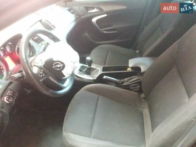 Опель Инсигния 2012 в Яготине на Automoto.ua Черный Опель Инсигния, объемом двигателя 1.4 л и пробегом 140 тыс. км за 3709 $, фото 10 на Automoto.ua