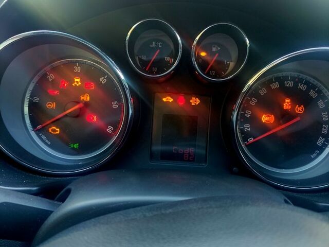 Черный Опель Инсигния, объемом двигателя 2 л и пробегом 297 тыс. км за 7300 $, фото 9 на Automoto.ua