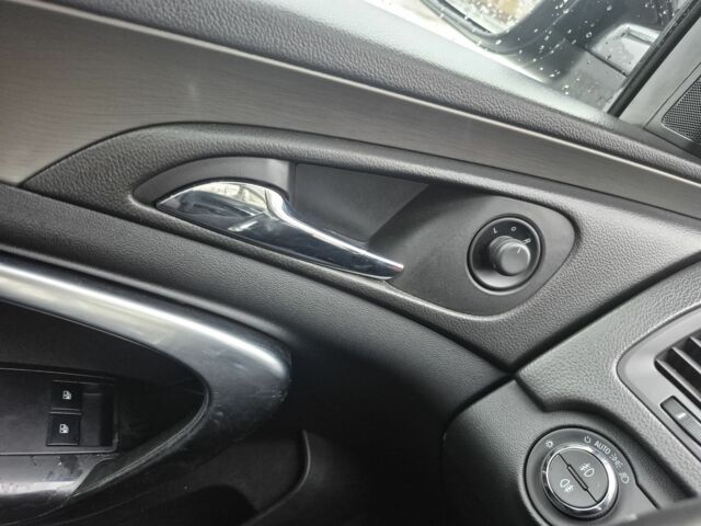 Черный Опель Инсигния, объемом двигателя 2 л и пробегом 259 тыс. км за 8200 $, фото 17 на Automoto.ua