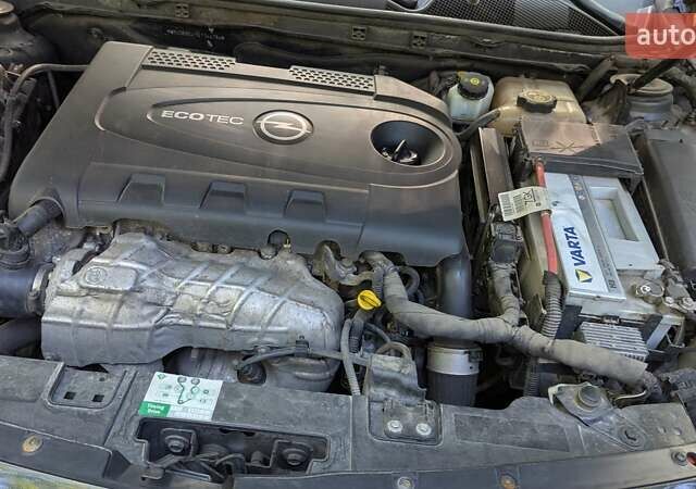 Опель Інсігнія 2012 у Львові на Automoto.ua Чорний Опель Інсігнія, об'ємом двигуна 1.96 л та пробігом 220 тис. км за 6000 $, фото 10 на Automoto.ua