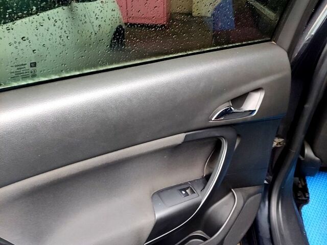 Чорний Опель Інсігнія, об'ємом двигуна 2 л та пробігом 0 тис. км за 7999 $, фото 8 на Automoto.ua