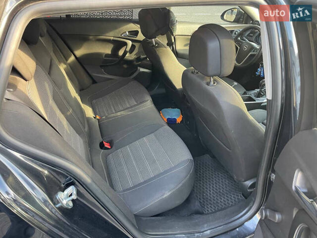 Черный Опель Инсигния, объемом двигателя 1.96 л и пробегом 305 тыс. км за 6200 $, фото 2 на Automoto.ua