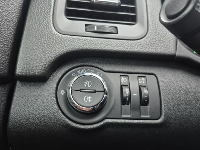 Черный Опель Инсигния, объемом двигателя 2 л и пробегом 259 тыс. км за 8200 $, фото 18 на Automoto.ua